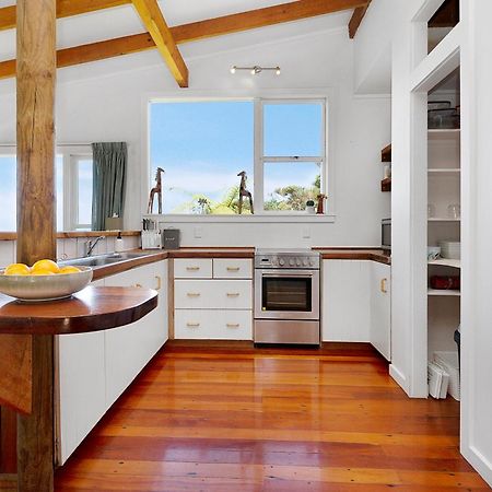 Piha - City Escape, Piha Holiday Home 외부 사진